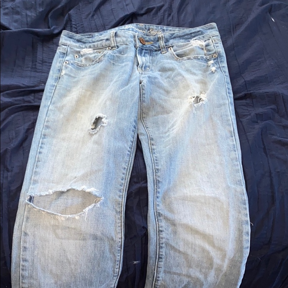 light blue american eagle ripped jeans